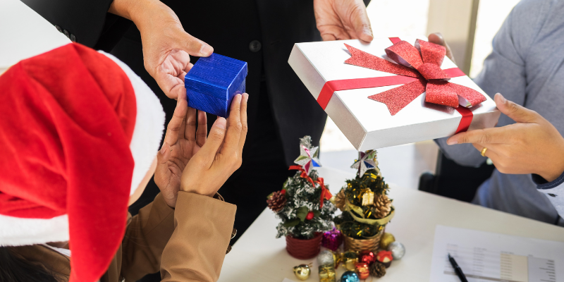 10 Christmas Gift Ideas For Employees & Colleagues